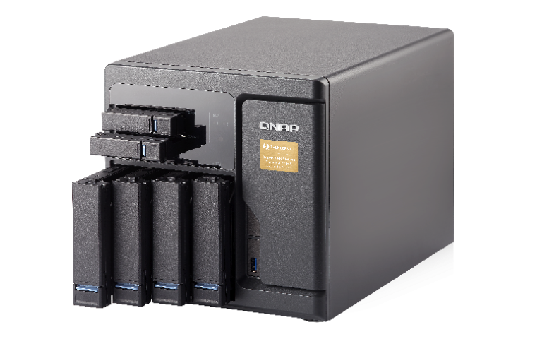 QNAP TVS-682T NAS bemutató - www.itfroccs.hu