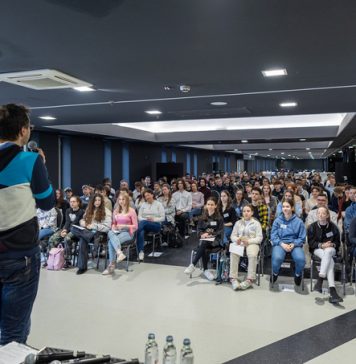 Tabudöntögető témákat feszegetnek a diákok a Megoldások a holnapért programban Tabudöntögető témákat feszegetnek a diákok a Megoldások a holnapért programban